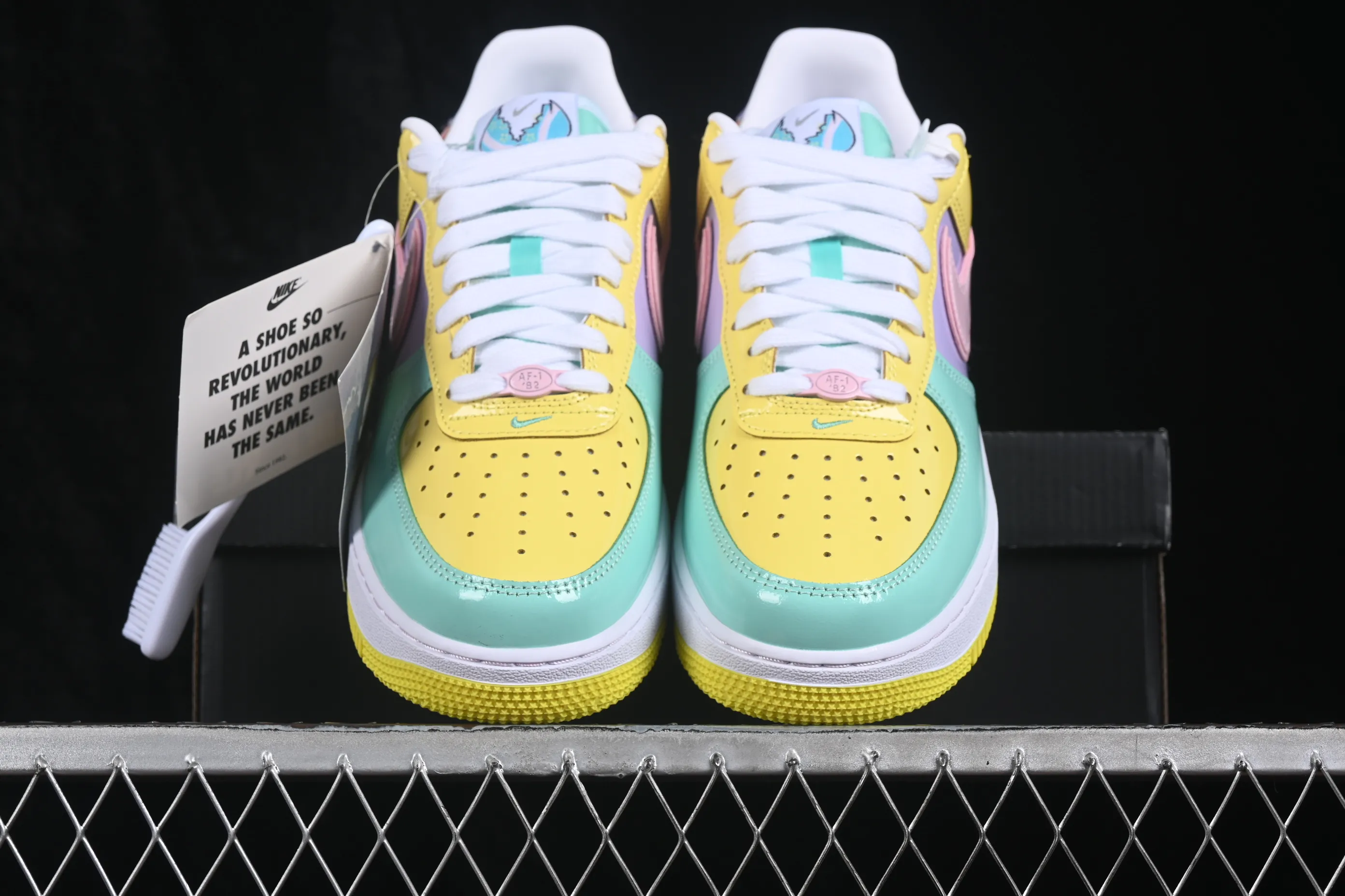 All categories Nk Air Force 1 Air Force series Nk Air Force 1 Low Air Force low-top Nike Air Force 1'07 Low patent leather color matching Air Force 1 low-top casual sneakers IQ9706-701